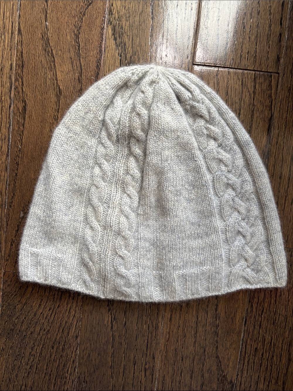 Max Studio cashmere beanie, cable stitch, light gray